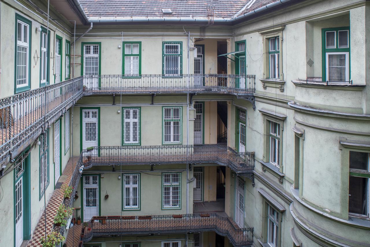 Nine Trees Apartment Budapest Luaran gambar