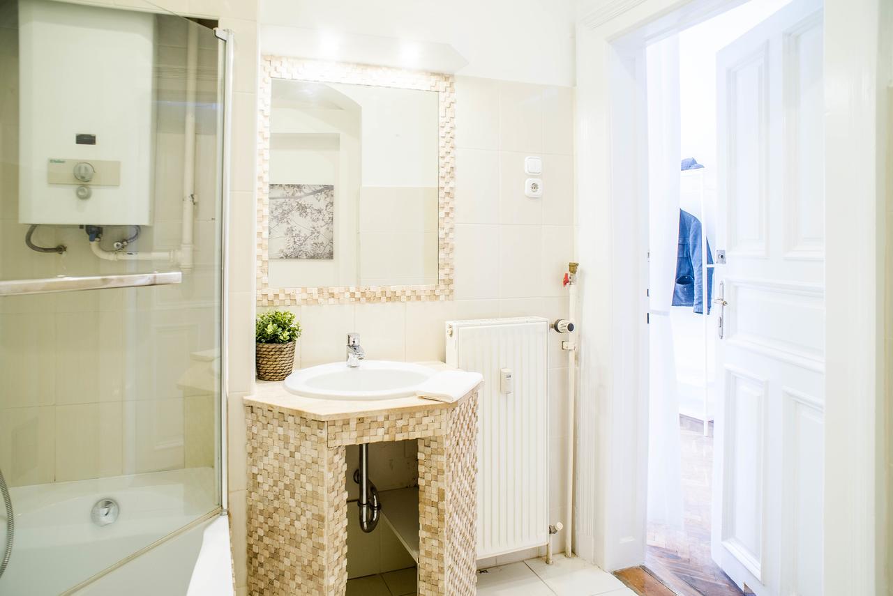 Nine Trees Apartment Budapest Luaran gambar