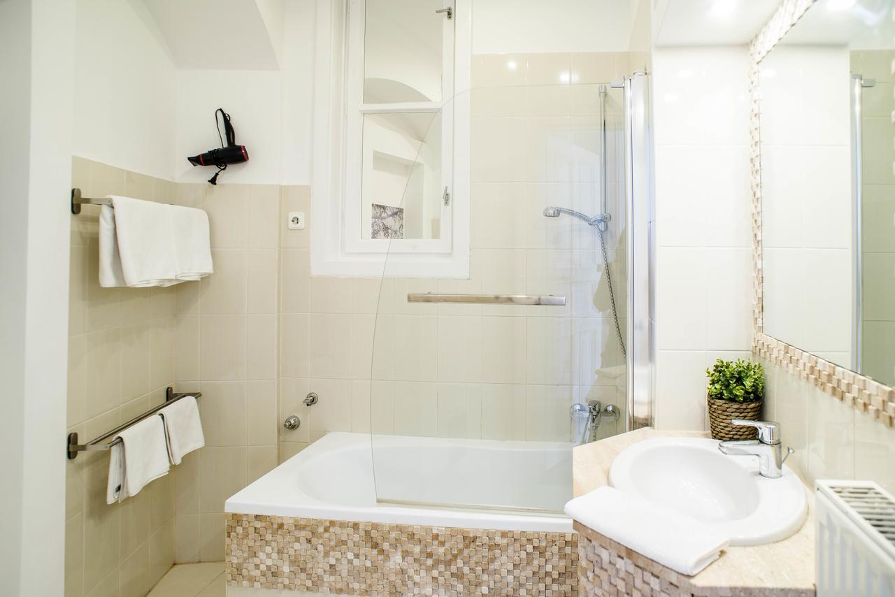 Nine Trees Apartment Budapest Luaran gambar